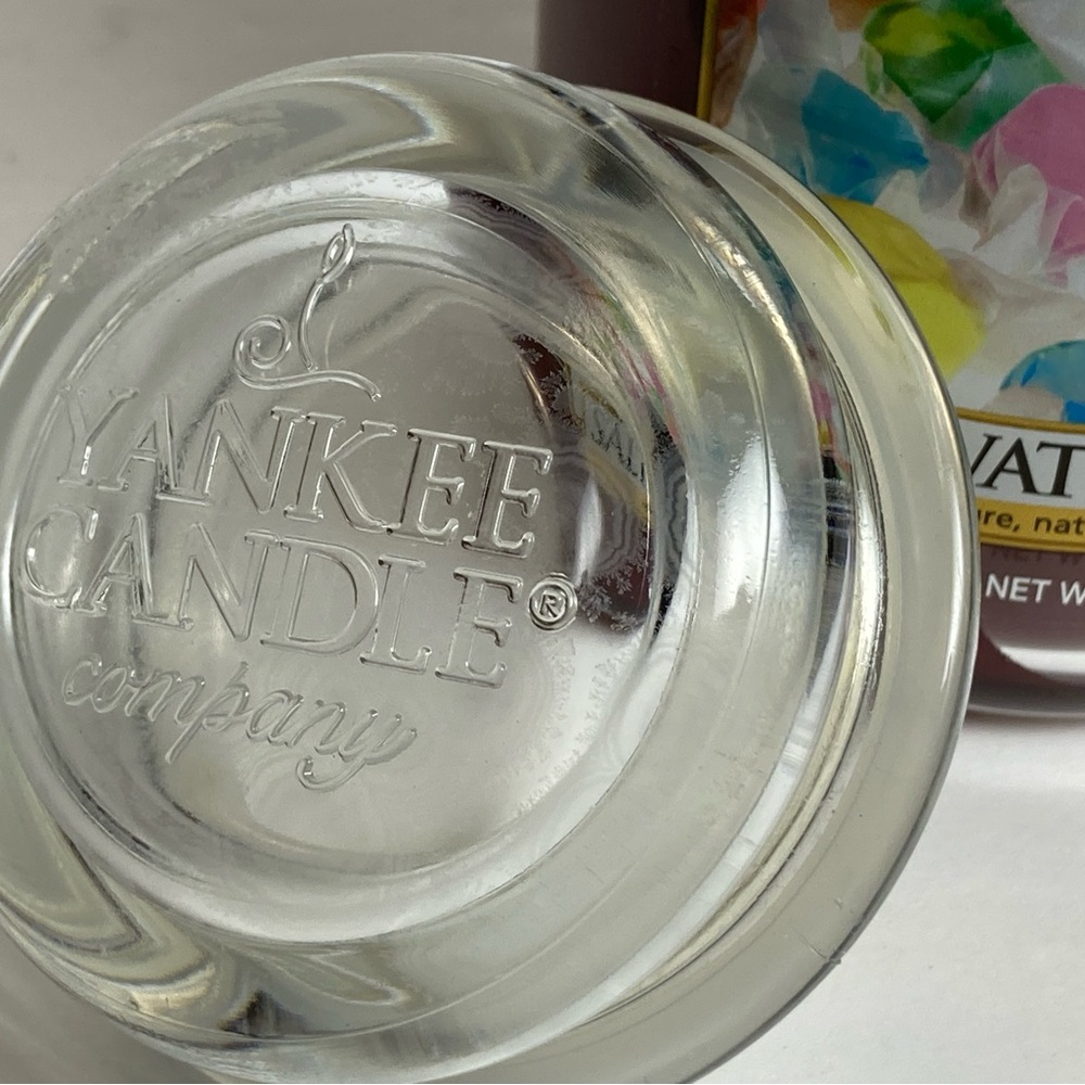 Yankee Candle Company Salt Water Taffy Large Jar Candle - Picture 6 of 10
